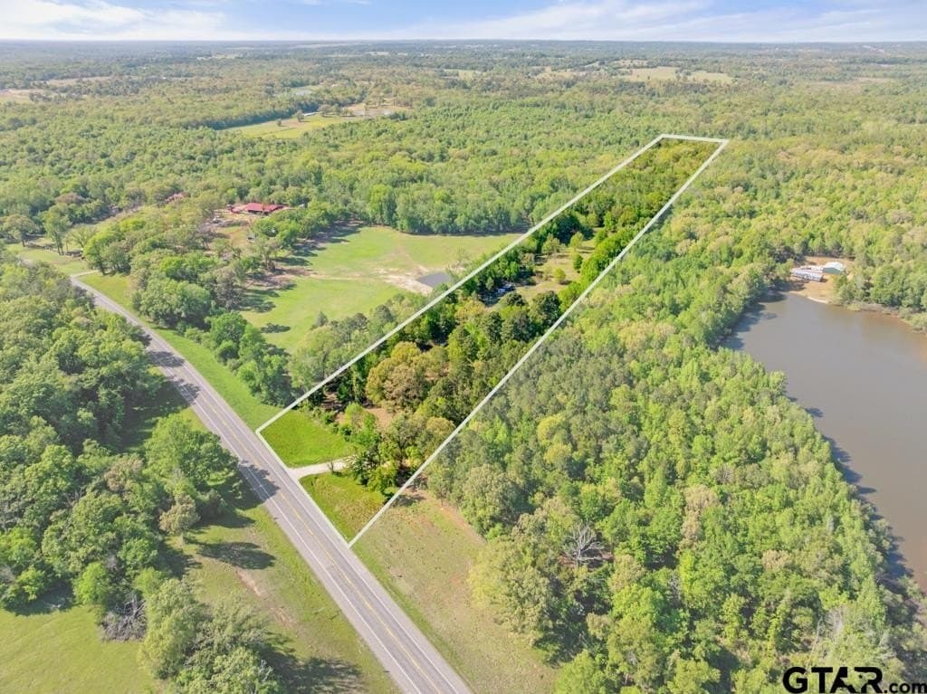 11.28 acres in Smith County