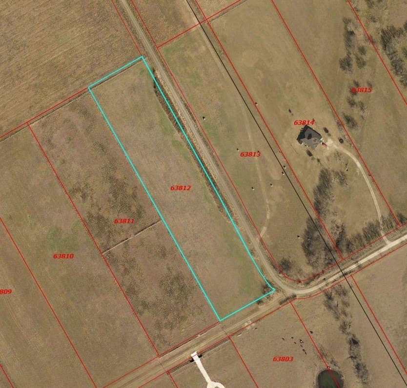 5.01 acres in Navarro County