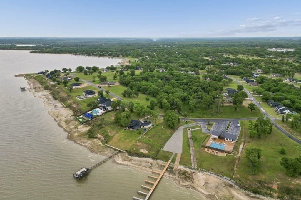 0.84 acres in Kaufman County