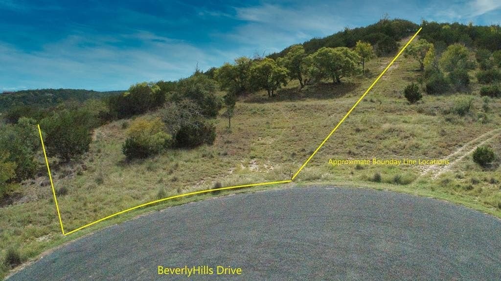 4.88 acres in Kerr County