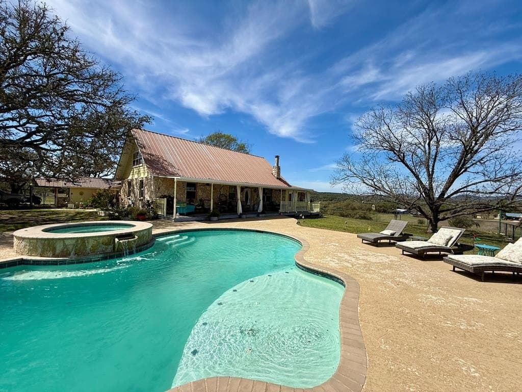 32.39 acres in Bandera County