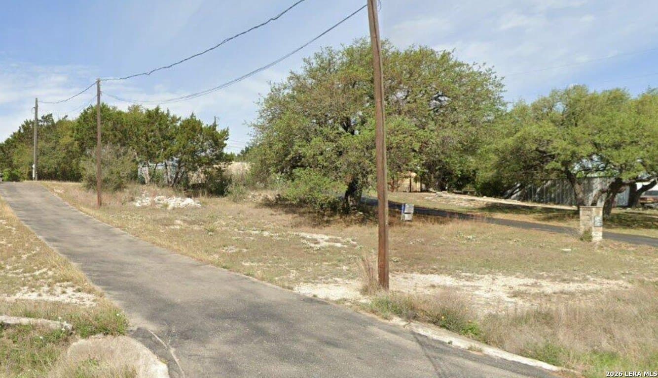 1.37 acres in Comal County