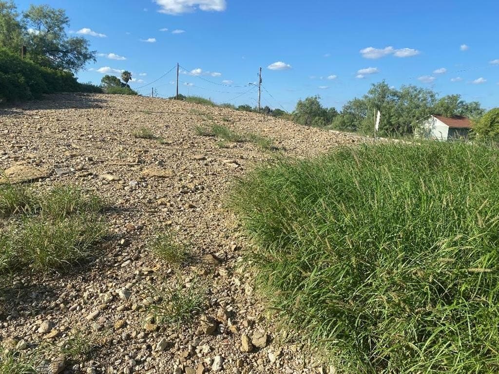 0.3 acres in Maverick County