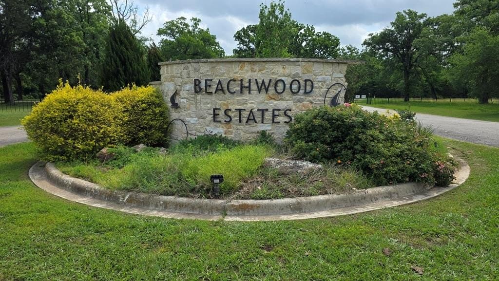 0.18 acres in Henderson County