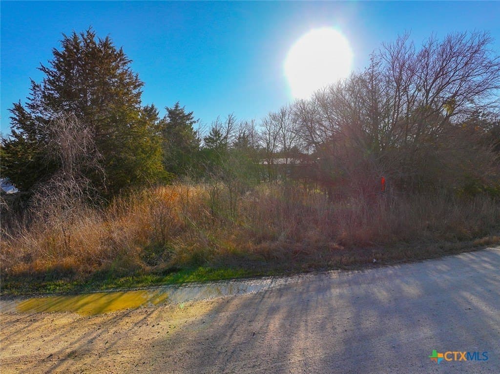 0.34 acres in Navarro County