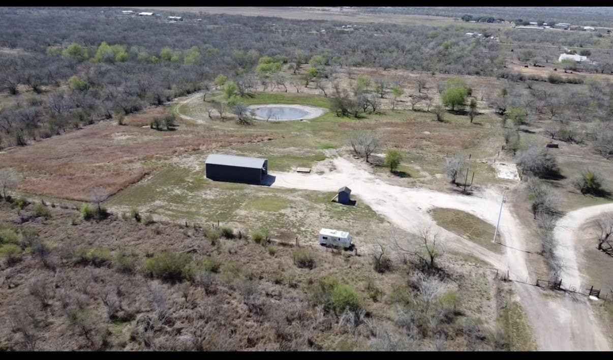 10.35 acres in Bee County
