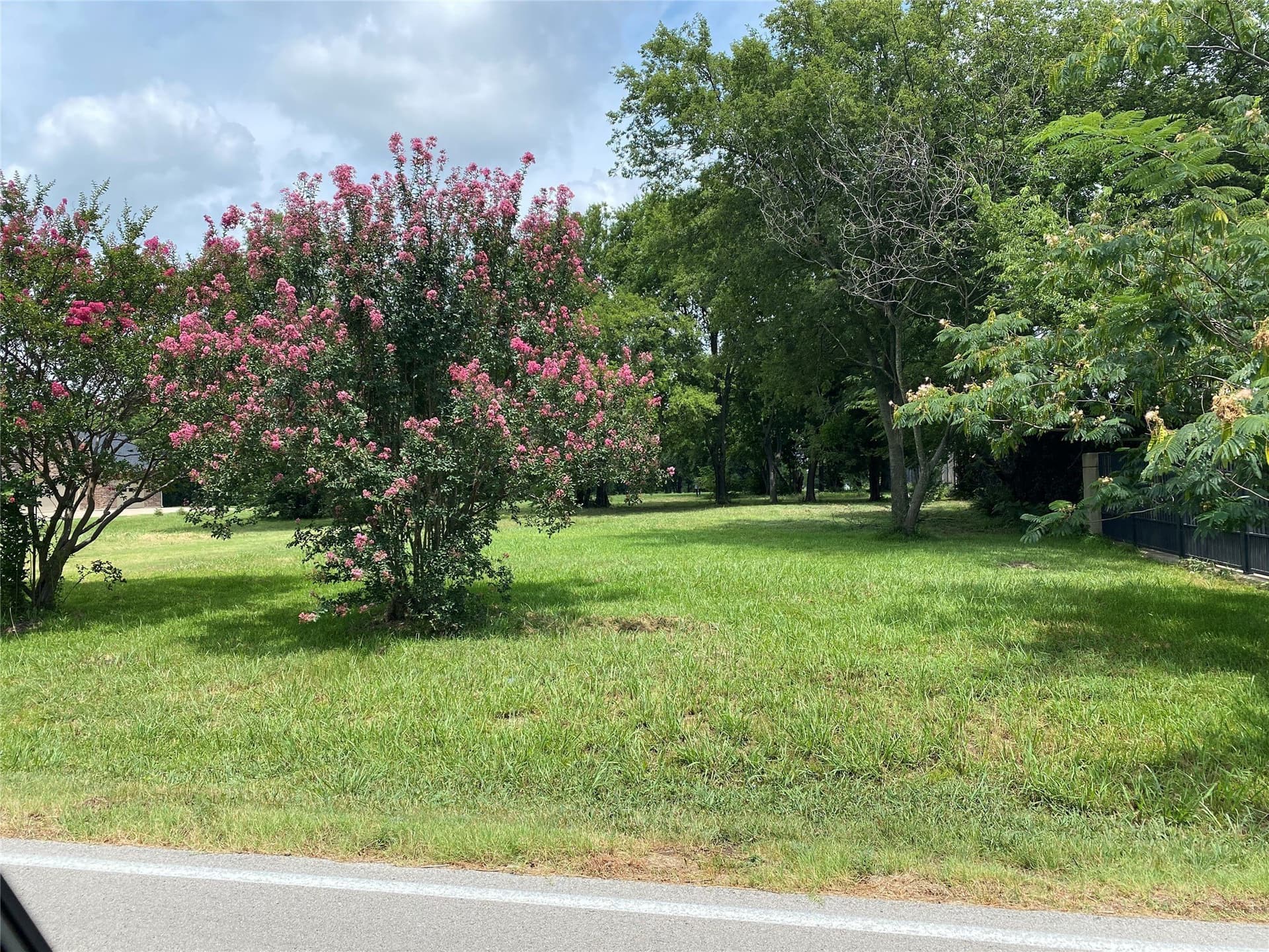1.5 acres in Dallas County