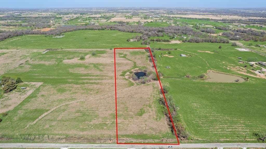 10 acres in Denton County