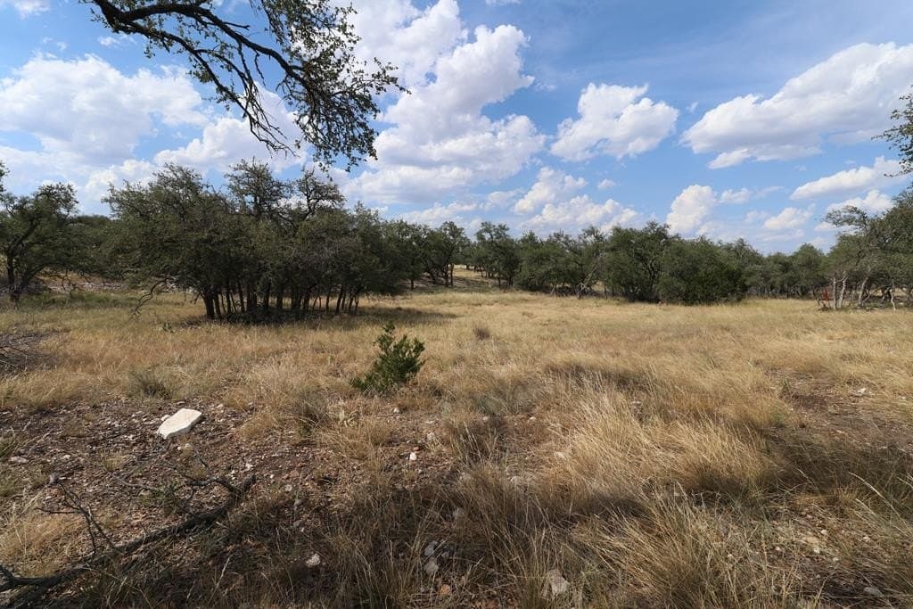 4.3 acres in Gillespie County
