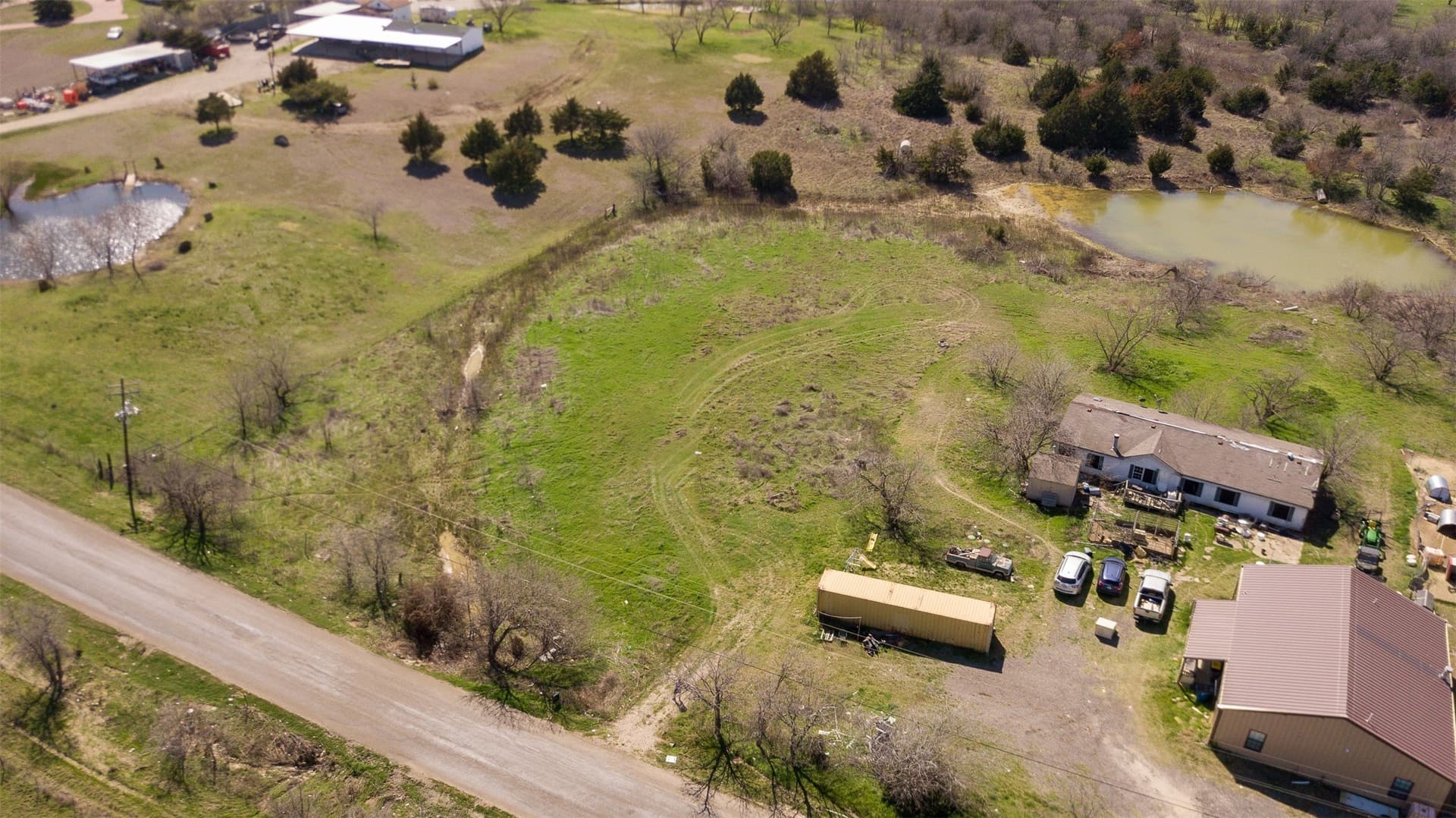 2 acres in Ellis County
