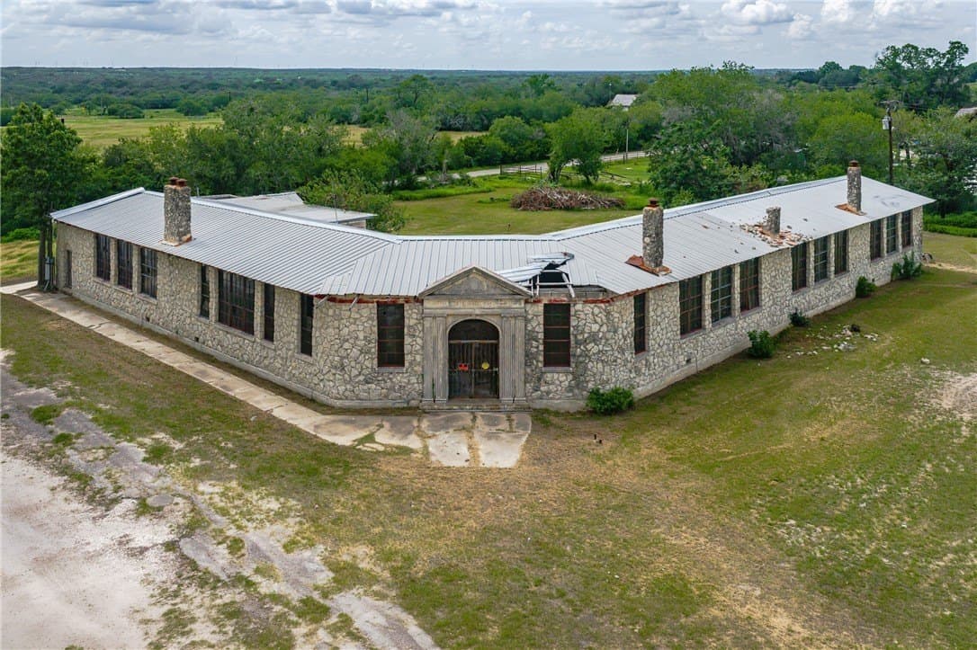 1.68 acres in Bee County