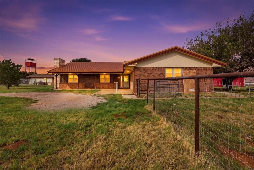 27.93 acres in Midland County