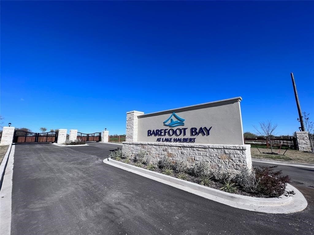 3.4 acres in Navarro County