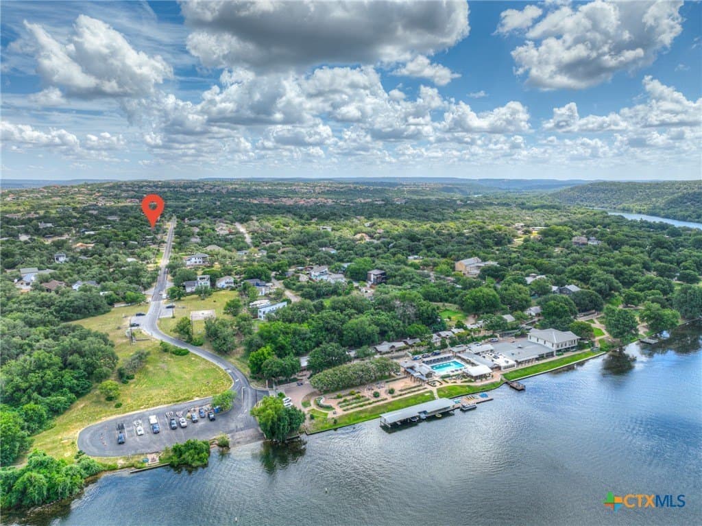0.6 acres in Travis County