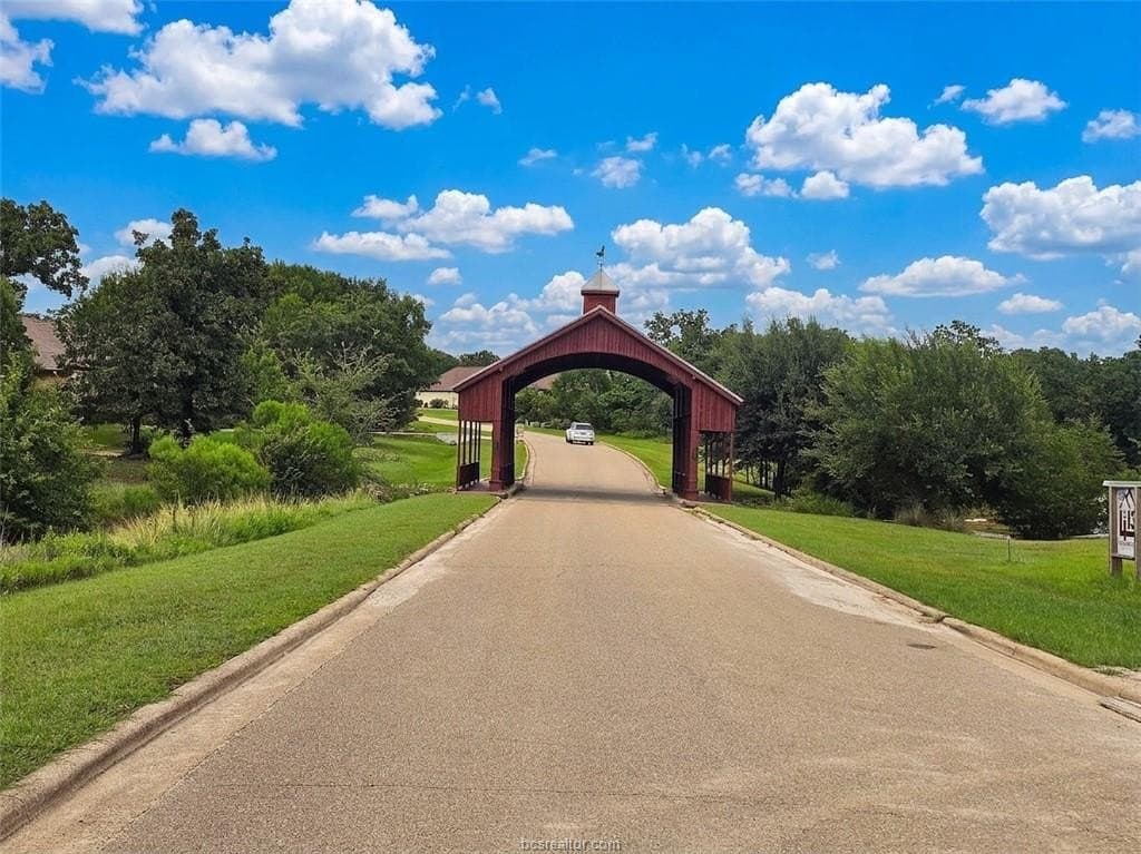 1.9 acres in Grimes County