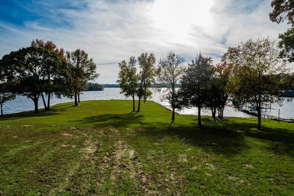 1.28 acres in Henderson County