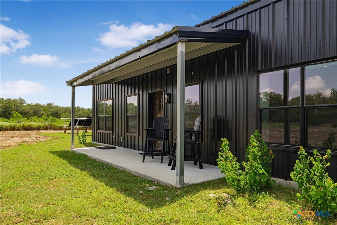 10.7 acres in Goliad County
