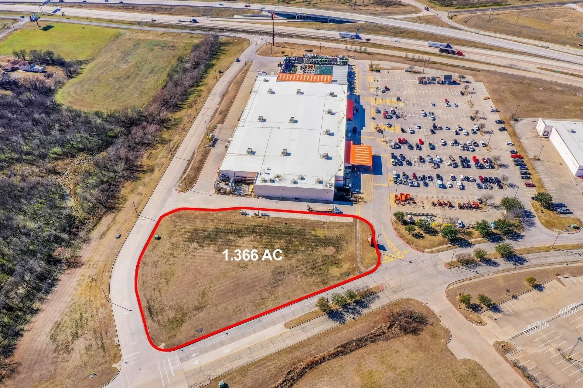 1.37 acres in Navarro County
