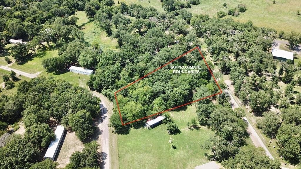 0.96 acres in Henderson County