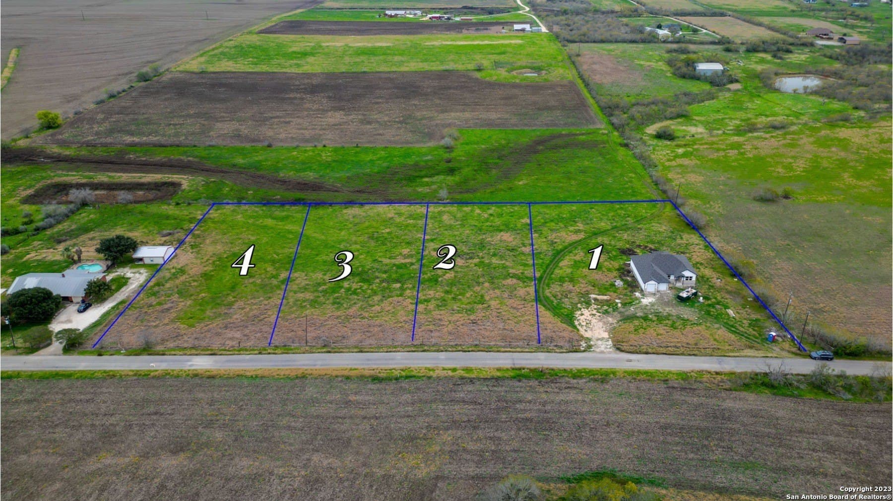 1.25 acres in Guadalupe County