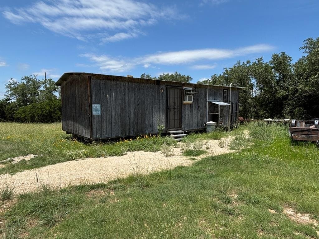 1 acres in Edwards County