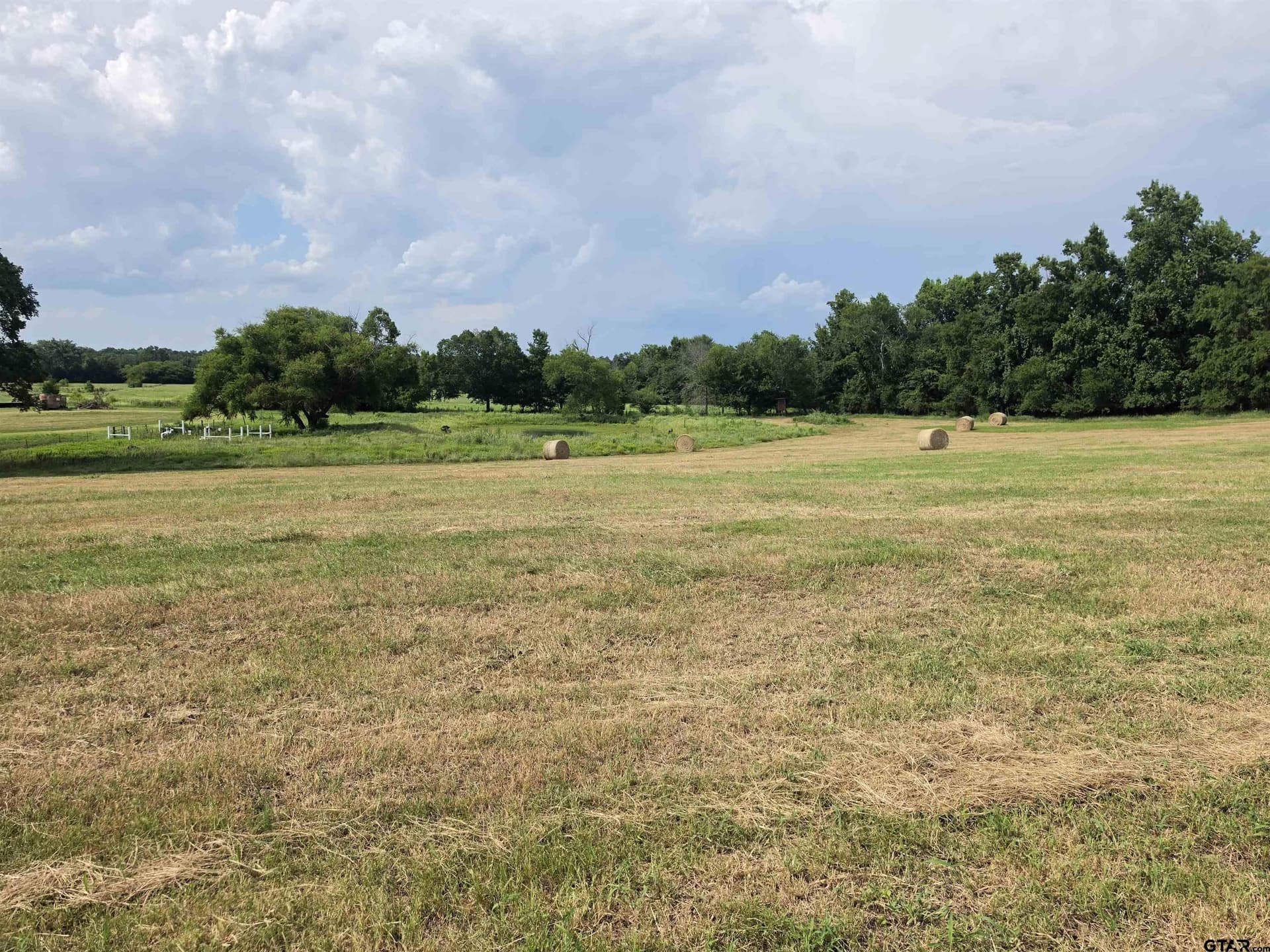 10.5 acres in Smith County