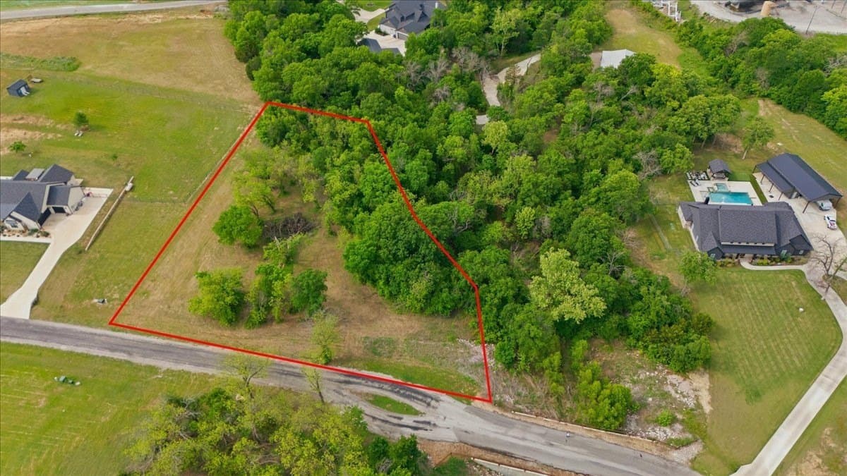 2.01 acres in Parker County