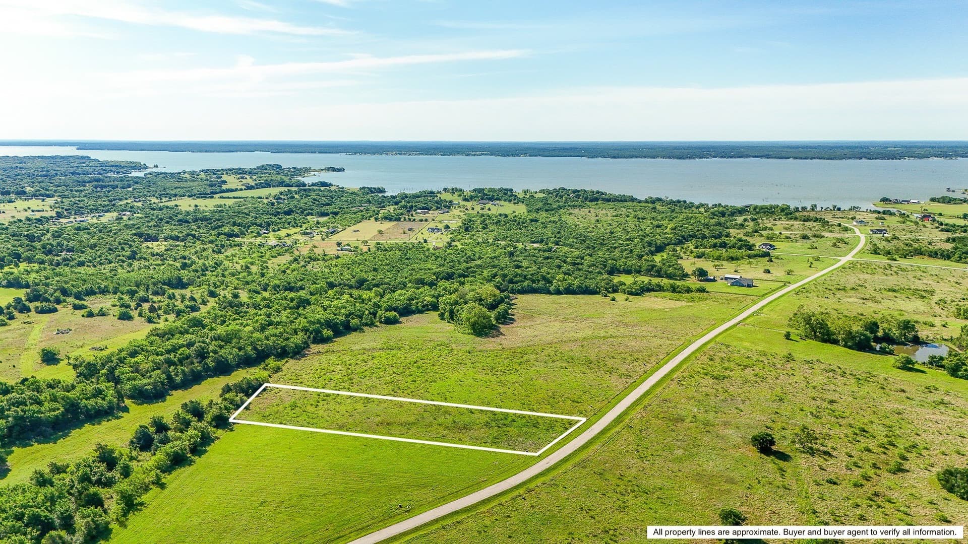 1.5 acres in Navarro County