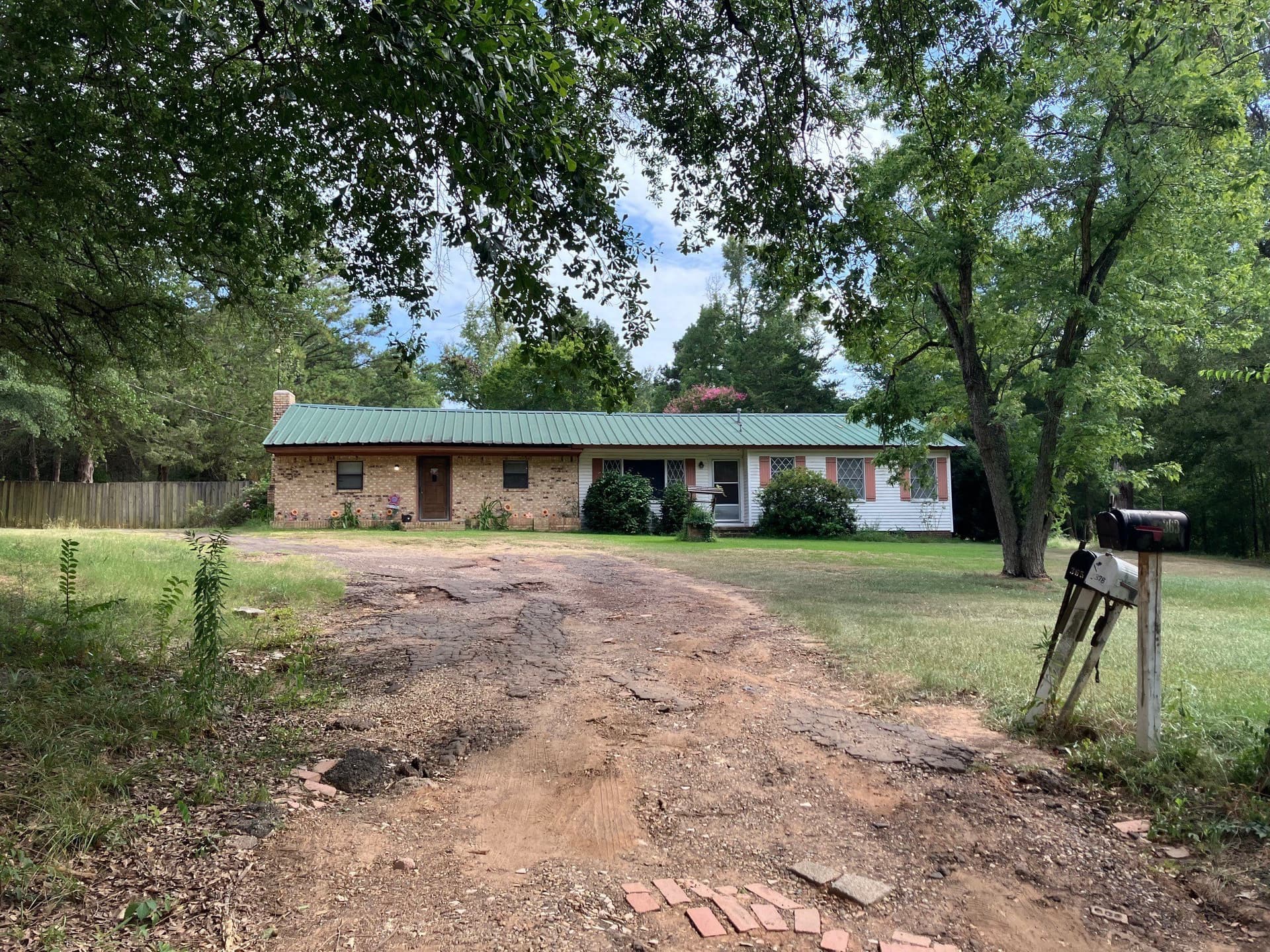 15.69 acres in Titus County