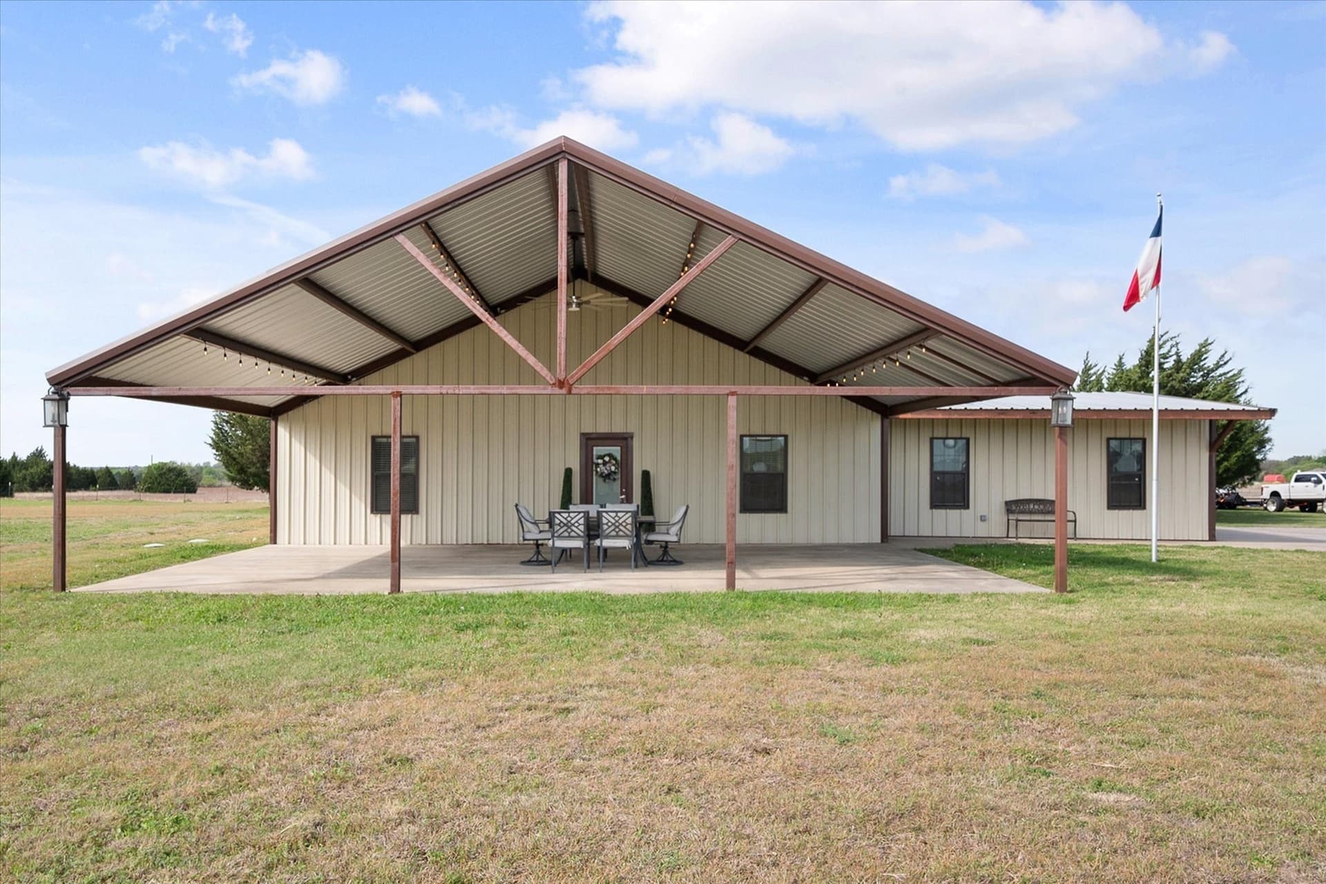 10 acres in Ellis County