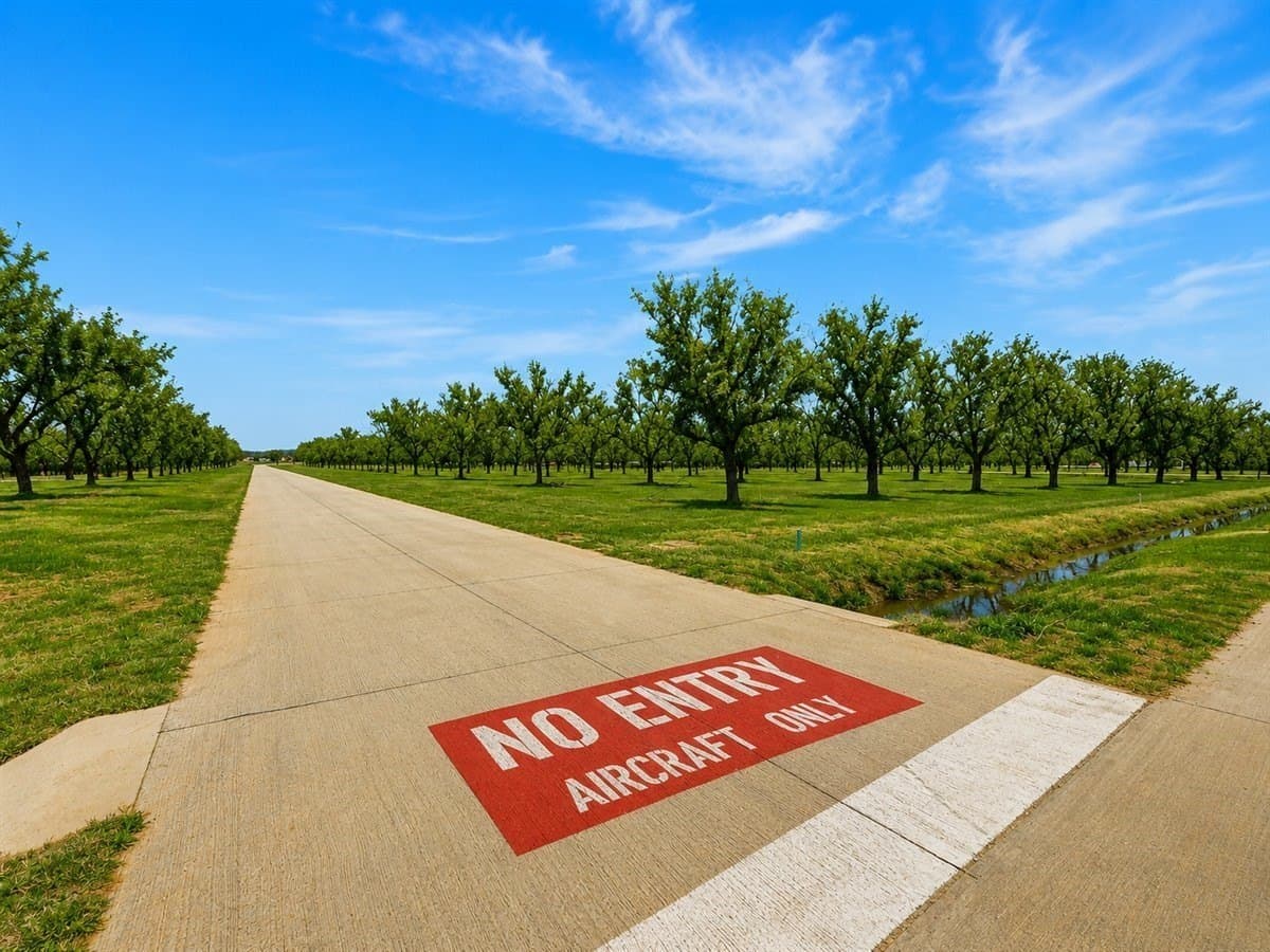 1.5 acres in Hood County