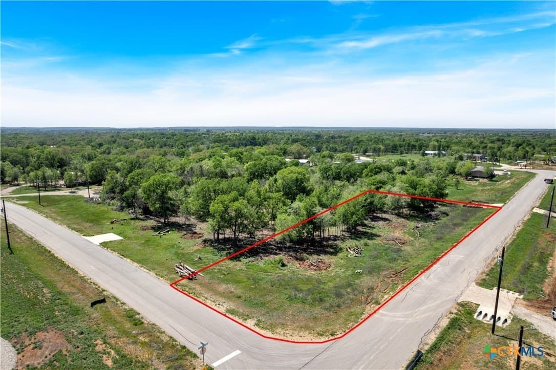 1.42 acres in Bastrop County