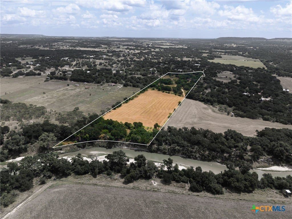 13.97 acres in Lampasas County