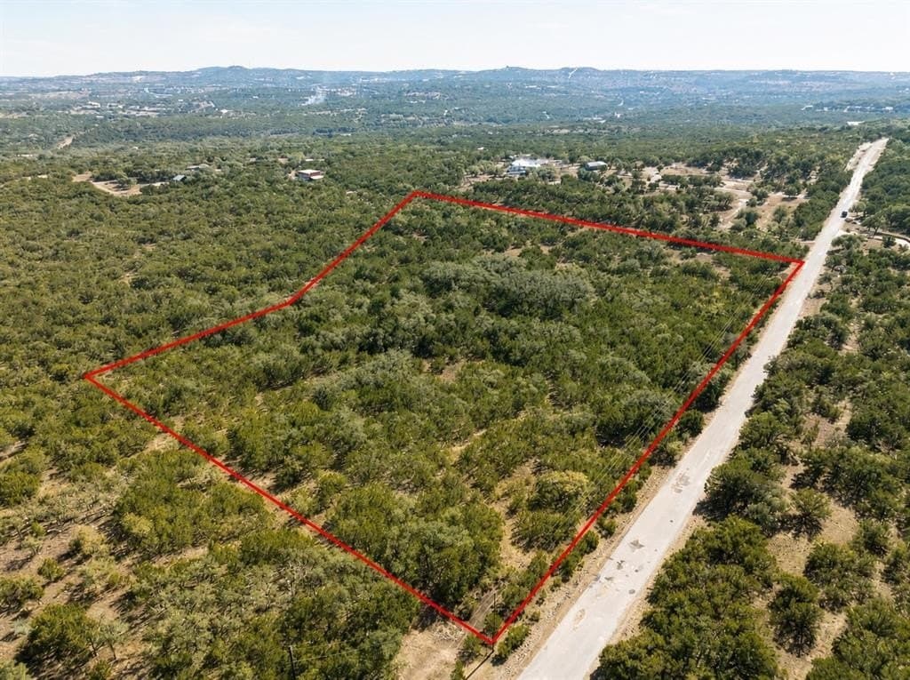 10 acres in Hays County
