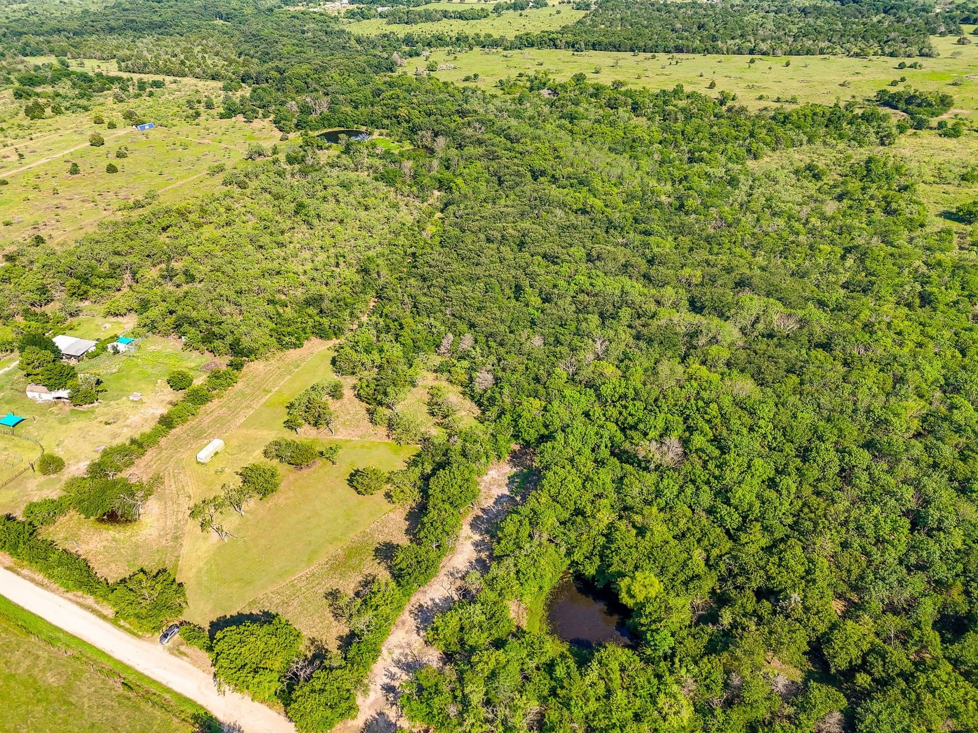21.47 acres in Navarro County