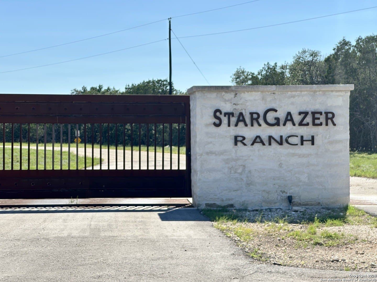 8 acres in Burnet County