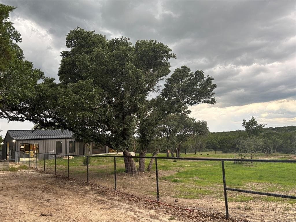 11.01 acres in Hood County