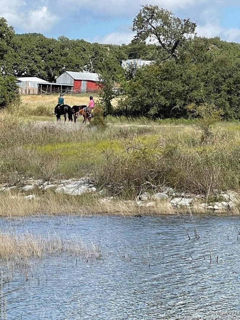 3.28 acres in Comal County