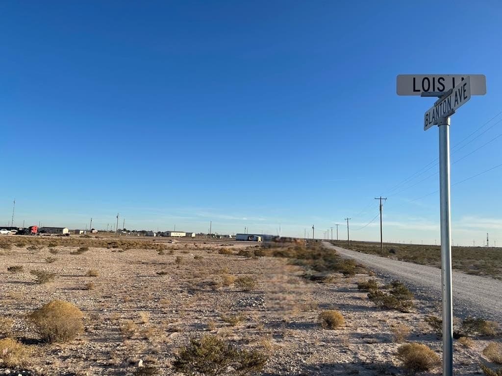 1.35 acres in Crane County