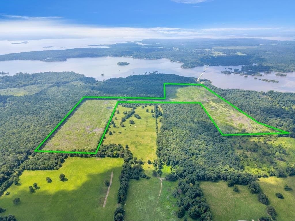 135.25 acres in Bowie County