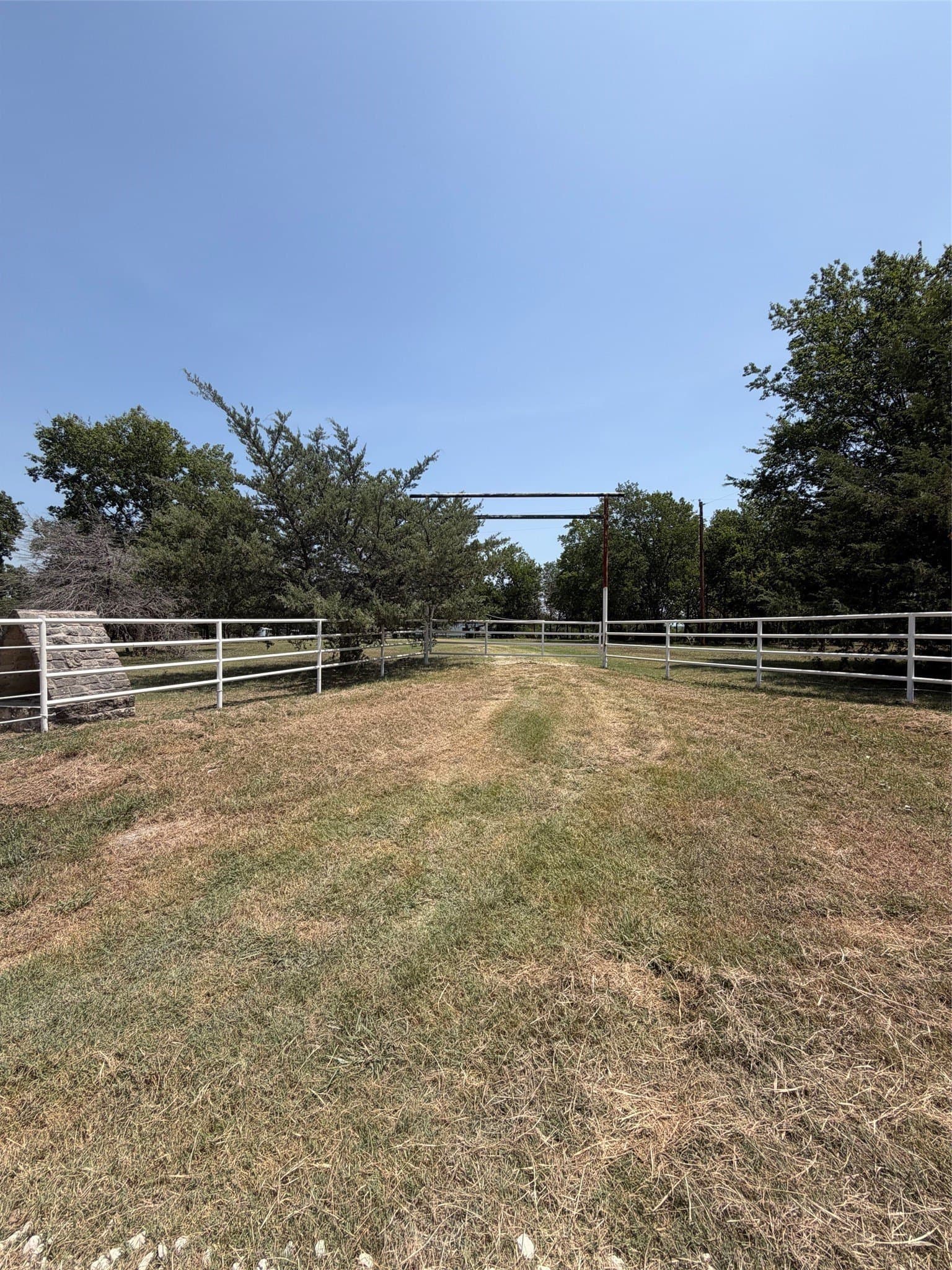 30.03 acres in Navarro County