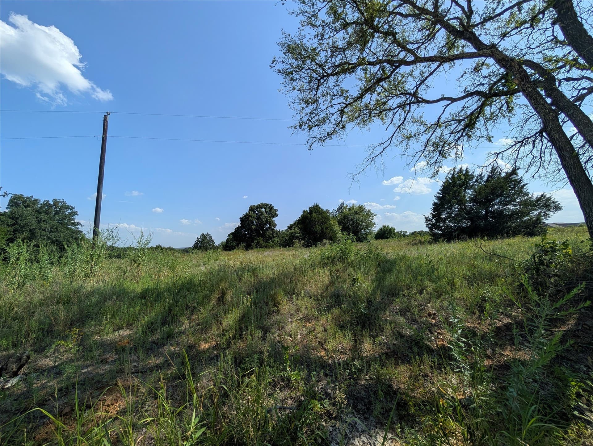 2.05 acres in Cooke County