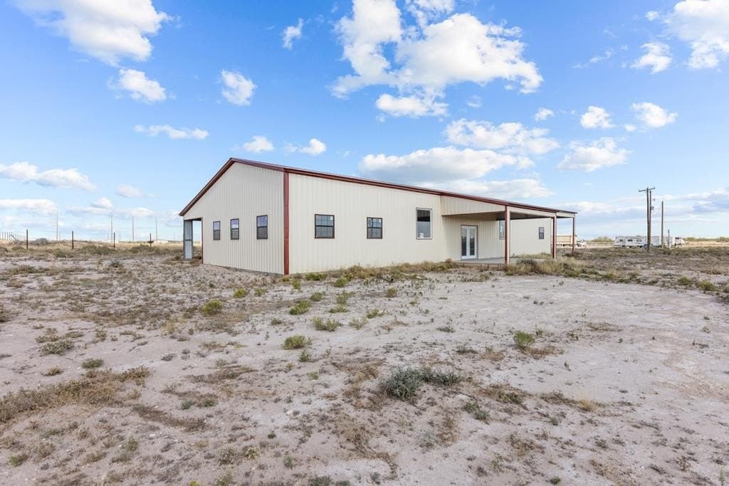 7302 W County Rd 173