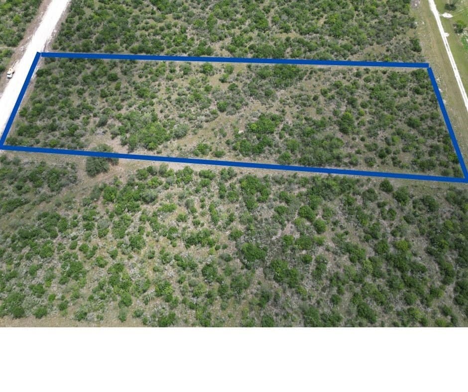5.02 acres in Bee County