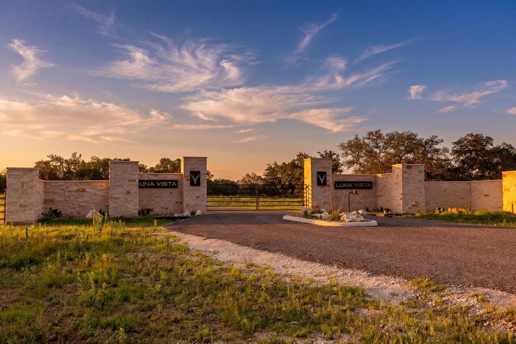 12.77 acres in Kerr County