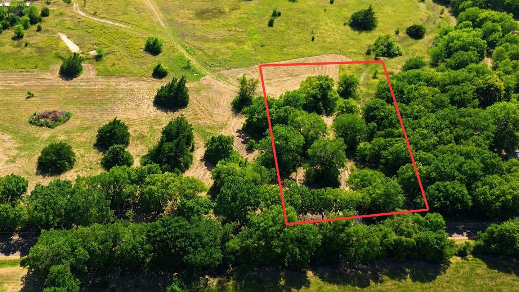1 acres in Ellis County