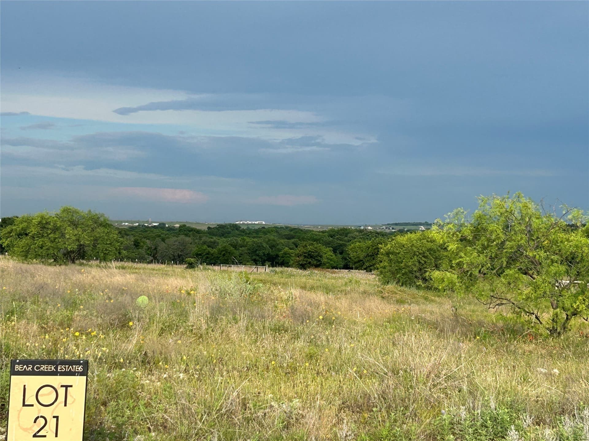 2.5 acres in Parker County