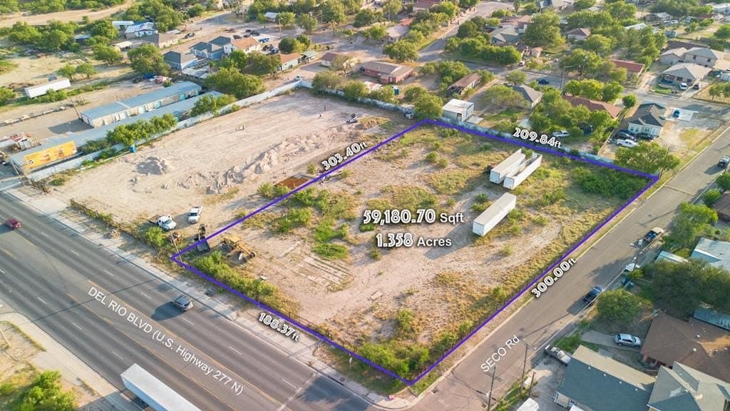 1.36 acres in Maverick County
