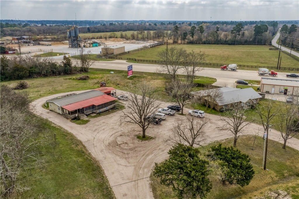 2.5 acres in MONTGOMERY County