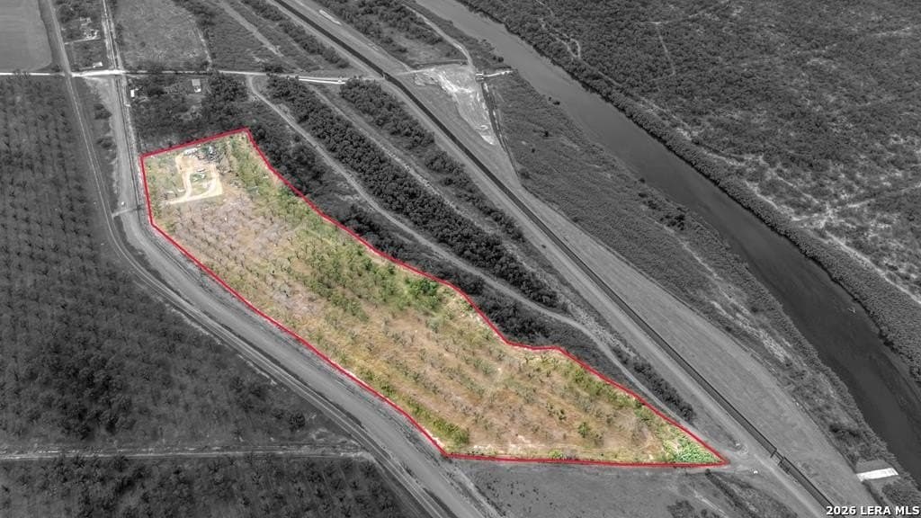 15 acres in Maverick County